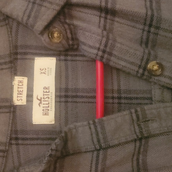 Hollister Check Flannel Boyfriend Shirt. Extra Small. Khaki Stripe/greenish gray - Picture 2 of 9